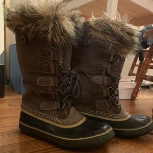 Sorel Joan of arctic snow boots